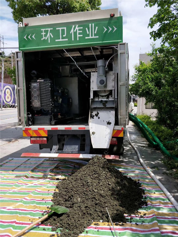 六弓乡淤泥干湿分离