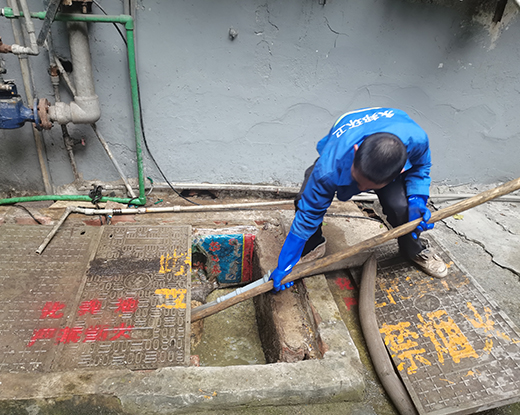 六弓乡清掏化粪池